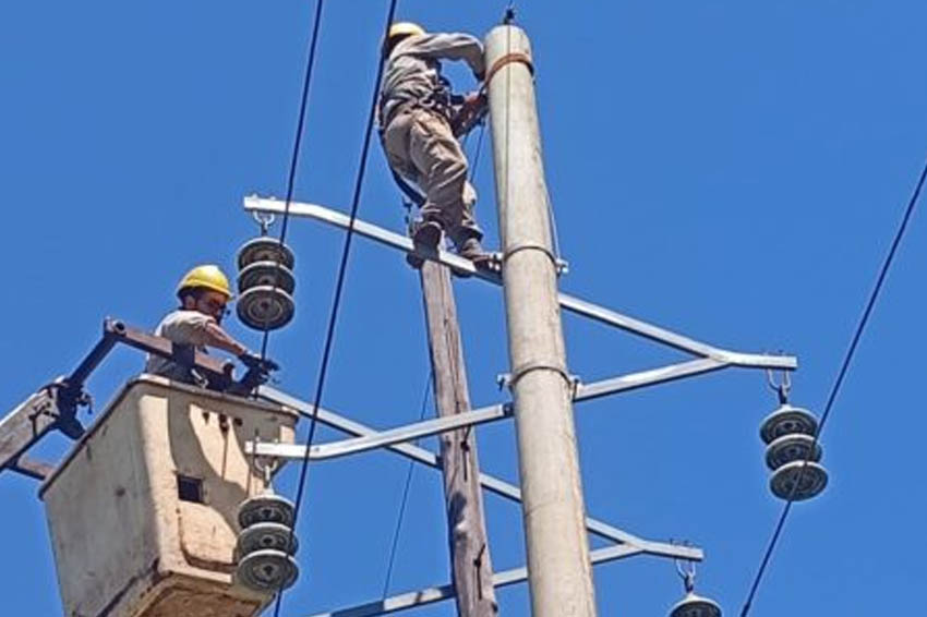 ELDORADO: Avanza el refuerzo de la línea de 33 kV entre Eldorado y Pozo Azul